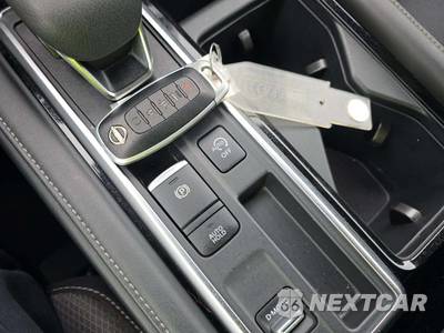 2025 Nissan Pathfinder SV - zdjęcie 8 z 21 - miniatura