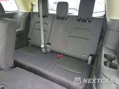2025 Nissan Pathfinder SV - zdjęcie 14 z 21 - miniatura