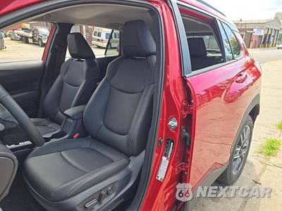 2026 Toyota Corolla Cross XLE - zdjęcie 6 z 20 - miniatura