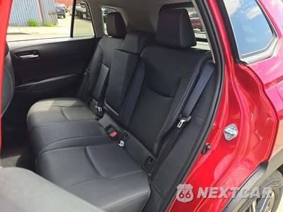 2026 Toyota Corolla Cross XLE - zdjęcie 13 z 20 - miniatura