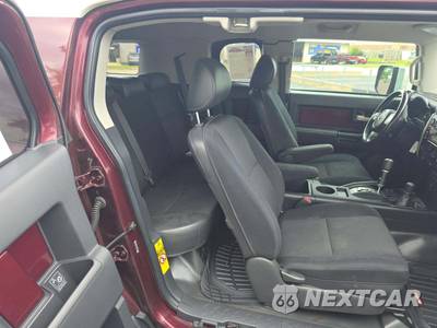 2007 Toyota FJ Cruiser w/Rear Doors - zdjęcie 13 z 26 - miniatura