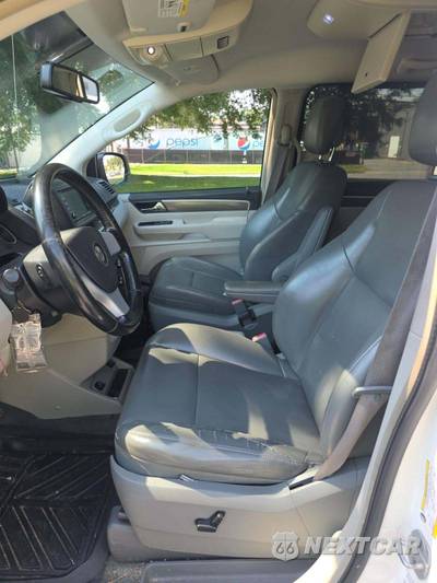 2010 Volkswagen Routan SE w/Rear Seat Entertainment 121.2" WB - zdjęcie 6 z 29 - miniatura