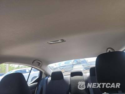 2025 Nissan Versa SV - zdjęcie 8 z 17 - miniatura