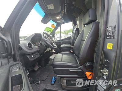 2021 Mercedes-Benz Sprinter 4500 Cargo Van DRW High Roof 170.0" WB - zdjęcie 6 z 20 - miniatura