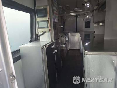 2021 Mercedes-Benz Sprinter 4500 Cargo Van DRW High Roof 170.0" WB - zdjęcie 13 z 20 - miniatura