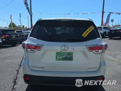 2016 Toyota Highlander XLE - zdjęcie 4 z 31 - miniatura