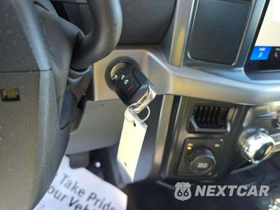 2025 Ford F-150 XLT Crew Cab Short Bed - zdjęcie 8 z 21 - miniatura