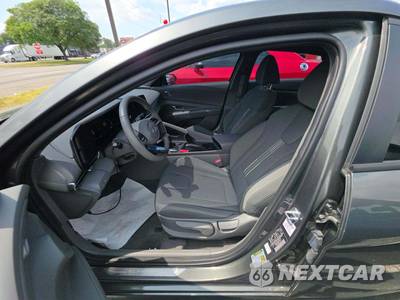 2025 Hyundai Elantra SEL Sport - zdjęcie 6 z 24 - miniatura