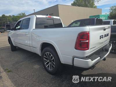 2025 Ram 1500 Limited Crew Cab Medium Bed - zdjęcie 2 z 24 - miniatura