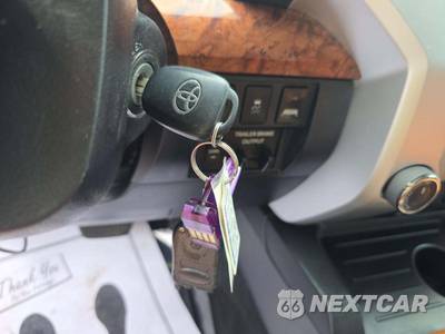 2019 Toyota Tundra 1794 Edition Crew Cab Short Bed - zdjęcie 8 z 25 - miniatura