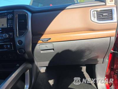 2018 Nissan TITAN Platinum Reserve Crew Cab Short Bed - zdjęcie 19 z 26 - miniatura