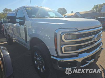 2023 Ford Super Duty F-350 King Ranch Crew Cab Medium Bed - zdjęcie 4 z 20 - miniatura