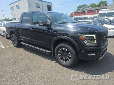 2024 Nissan TITAN PRO-4X Crew Cab Short Bed - zdjęcie 4 z 23 - miniatura