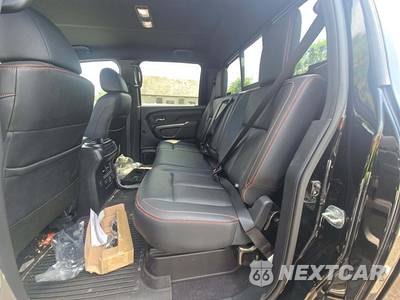 2024 Nissan TITAN PRO-4X Crew Cab Short Bed - zdjęcie 13 z 23 - miniatura