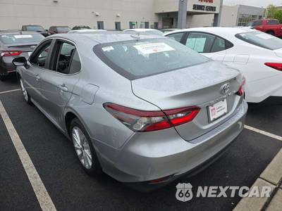 2024 Toyota Camry LE - zdjęcie 2 z 28 - miniatura