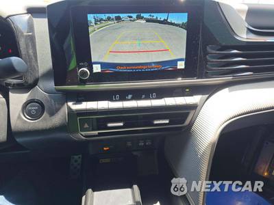 2025 Toyota Camry SE - zdjęcie 7 z 20 - miniatura