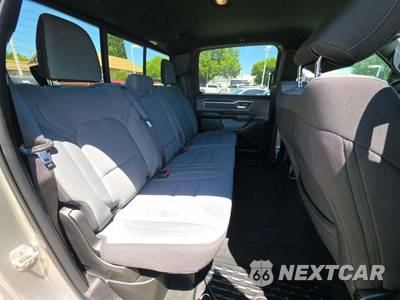 2023 Ram 1500 Big Horn Crew Cab Medium Bed - zdjęcie 13 z 18 - miniatura