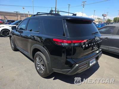 2025 Nissan Pathfinder SV - zdjęcie 2 z 22 - miniatura