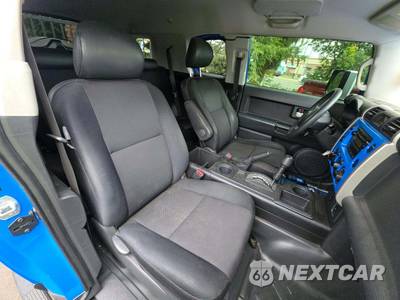 2008 Toyota FJ Cruiser w/Rear Doors - zdjęcie 18 z 27 - miniatura