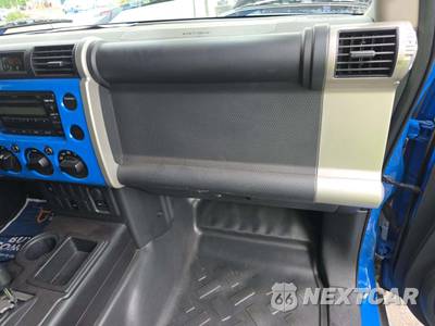 2008 Toyota FJ Cruiser w/Rear Doors - zdjęcie 19 z 27 - miniatura