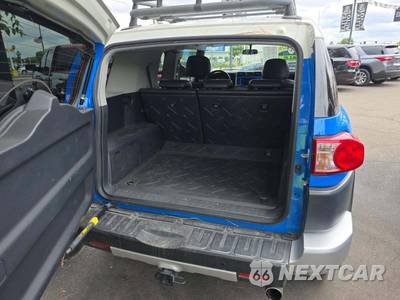 2008 Toyota FJ Cruiser w/Rear Doors - zdjęcie 14 z 27 - miniatura