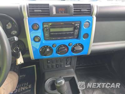 2008 Toyota FJ Cruiser w/Rear Doors - zdjęcie 10 z 27 - miniatura