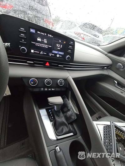 2024 Hyundai Elantra SE - zdjęcie 10 z 20 - miniatura