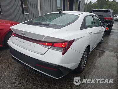 2024 Hyundai Elantra SE - zdjęcie 3 z 20 - miniatura