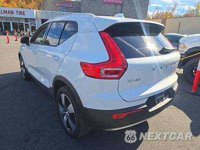 2019 Volvo XC40 T5 Momentum - zdjęcie 2 z 24 - miniatura