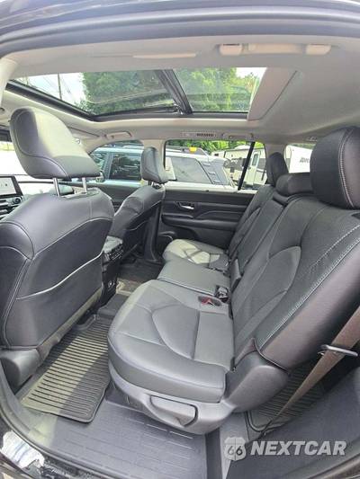2025 Toyota Grand Highlander Hybrid Limited - zdjęcie 13 z 21 - miniatura