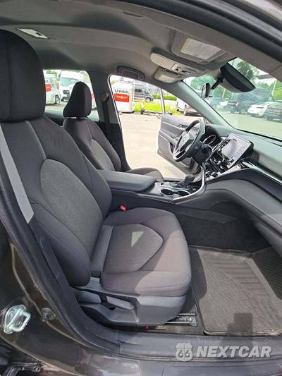 2023 Toyota Camry Hybrid LE - zdjęcie 18 z 20 - miniatura