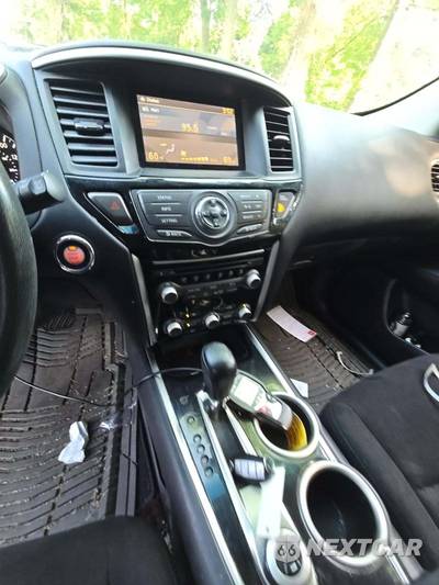 2016 Nissan Pathfinder SV - zdjęcie 10 z 25 - miniatura