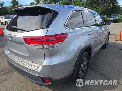 2017 Toyota Highlander XLE - zdjęcie 3 z 21 - miniatura