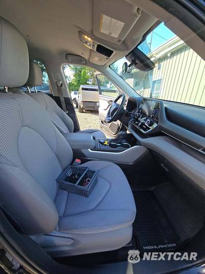 2020 Toyota Highlander LE - zdjęcie 19 z 22 - miniatura
