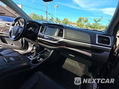 2017 Toyota Highlander Limited Platinum - zdjęcie 20 z 23 - miniatura