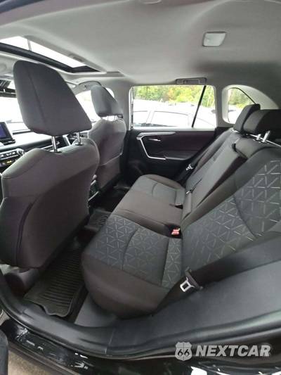 2025 Toyota RAV4 XLE - zdjęcie 13 z 21 - miniatura