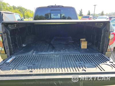 2024 Nissan TITAN PRO-4X Crew Cab Short Bed - zdjęcie 14 z 25 - miniatura