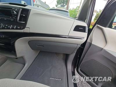 2014 Toyota Sienna LE 8-Passenger 119.3" WB - zdjęcie 20 z 27 - miniatura
