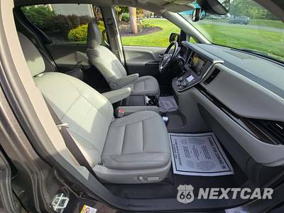 2019 Toyota Sienna XLE 8-Passenger 119.3" WB - zdjęcie 19 z 24 - miniatura