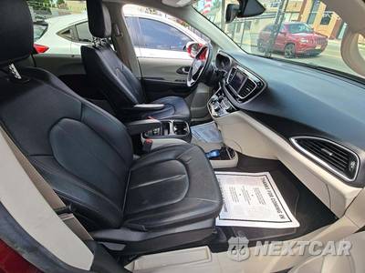 2019 Chrysler Pacifica Touring L 121.6" WB - zdjęcie 19 z 26 - miniatura