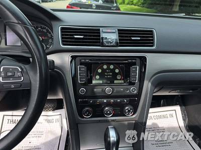 2015 Volkswagen Passat 1.8T SE w/Sunroof & Navigation - zdjęcie 10 z 26 - miniatura