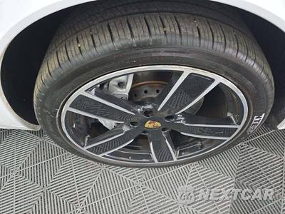 2022 Porsche Cayenne Coupe Platinum Edition - zdjęcie 31 z 34 - miniatura