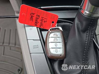 2017 Hyundai Elantra SE Sedan - zdjęcie 8 z 33 - miniatura