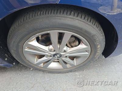 2017 Hyundai Elantra SE Sedan - zdjęcie 30 z 33 - miniatura