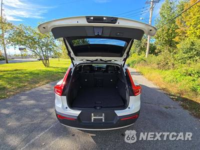 2021 Volvo XC40 T5 Momentum - zdjęcie 14 z 27 - miniatura