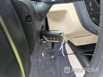 2022 Toyota Camry LE - zdjęcie 8 z 23 - miniatura