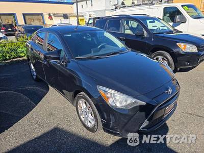 2017 Toyota Yaris iA Sedan - zdjęcie 4 z 24 - miniatura