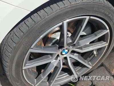 2020 BMW 3 Series Sedan 330i xDrive - zdjęcie 22 z 30 - miniatura