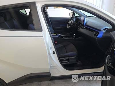 2020 Toyota C-HR XLE - zdjęcie 18 z 34 - miniatura