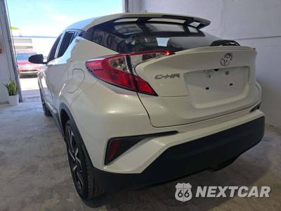 2020 Toyota C-HR XLE - zdjęcie 2 z 34 - miniatura